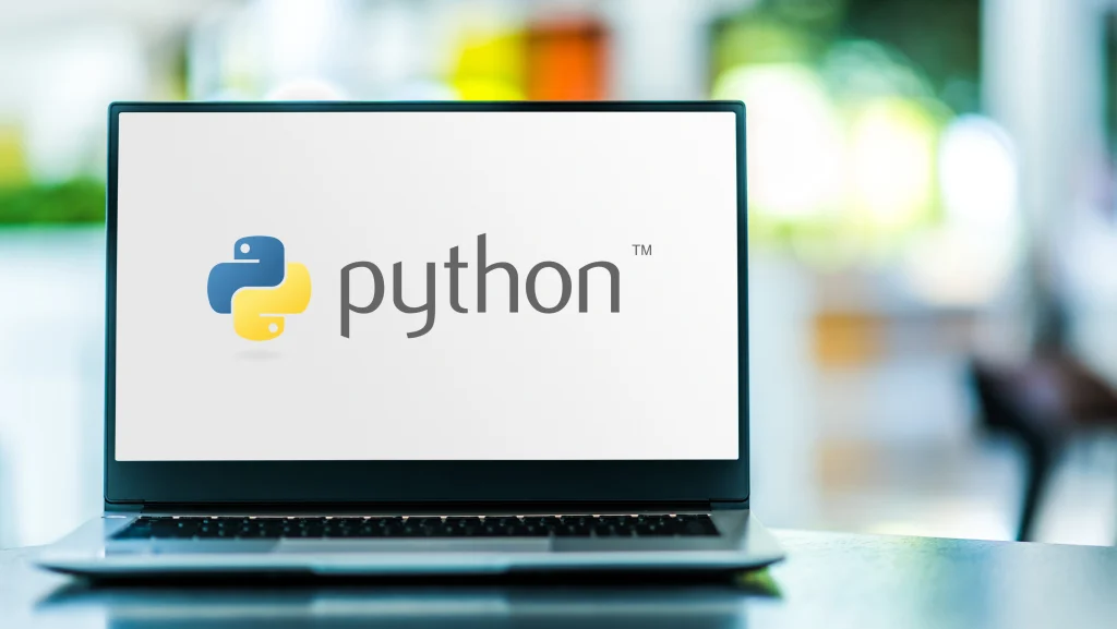 Pythonとは？その特徴と活用方法を解説